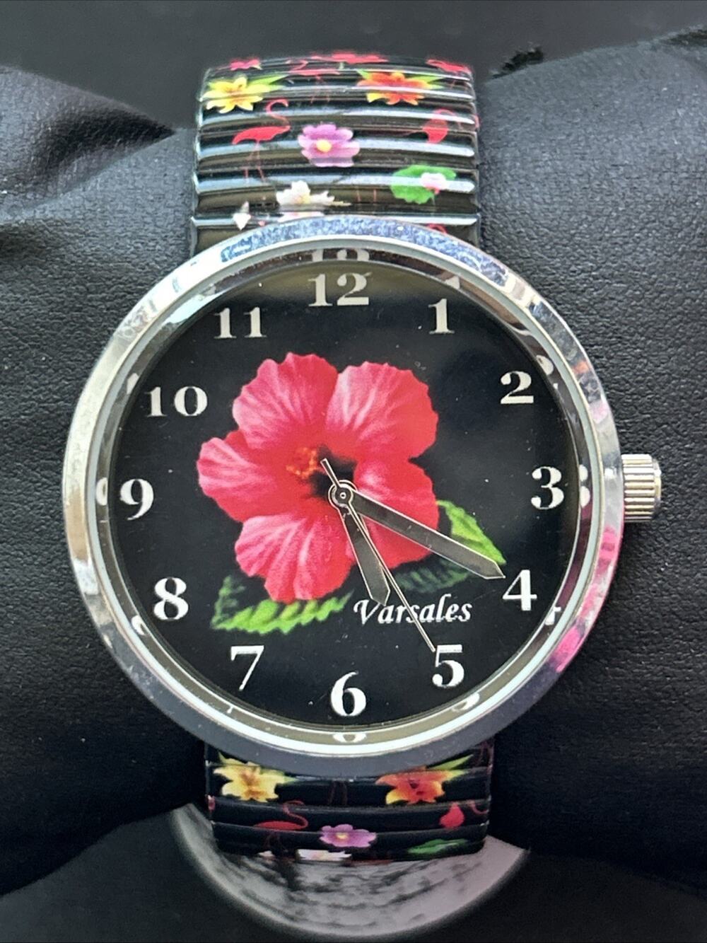 Varsales Floral Dial And Band Women’s Stretch Band Quartz Watch